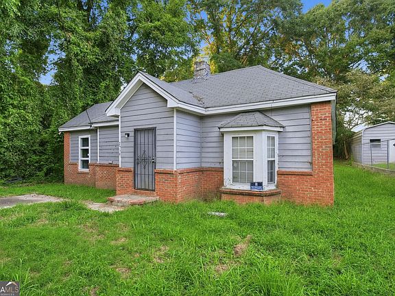 4th image of 2516 Albert Way