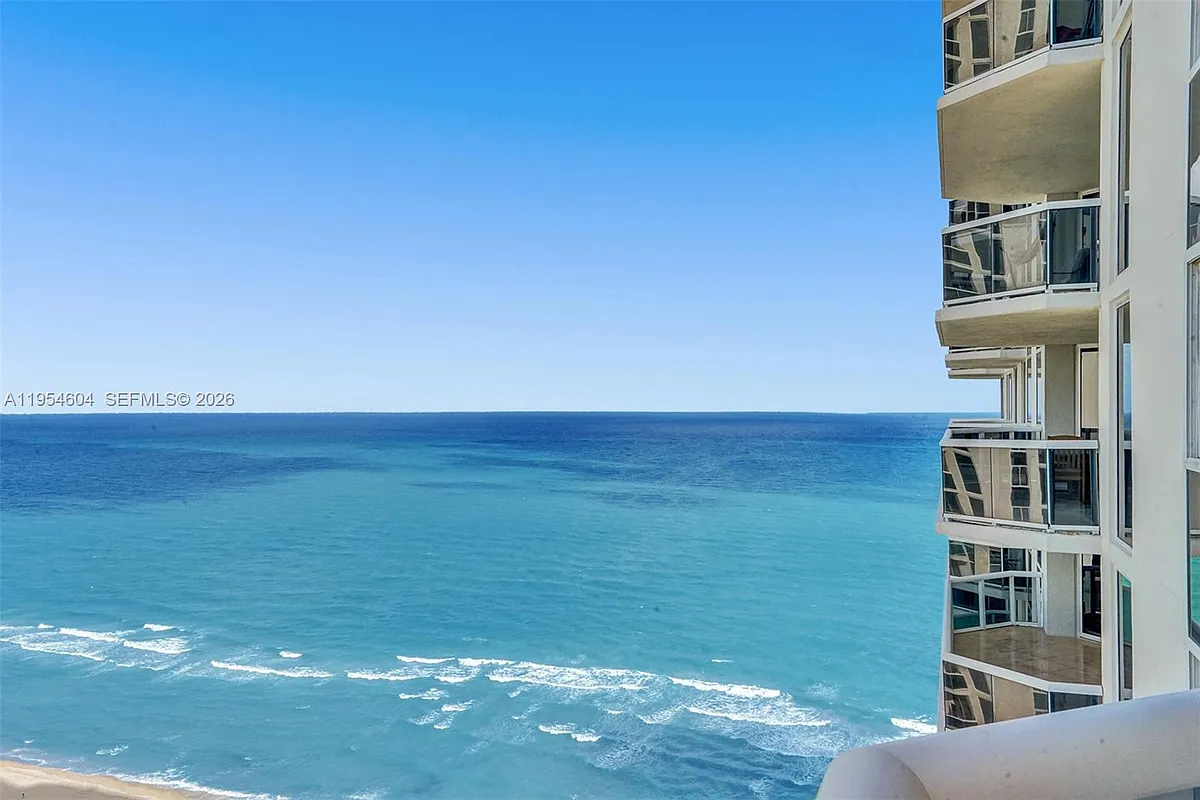 Building Photo - 4775 Collins Ave #3007