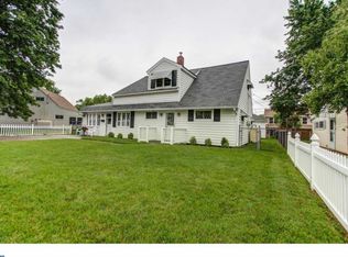 50 River Ln, Levittown, PA 19055