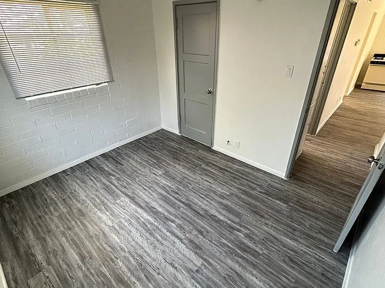 2511 E Cameron Vis — Photo 6