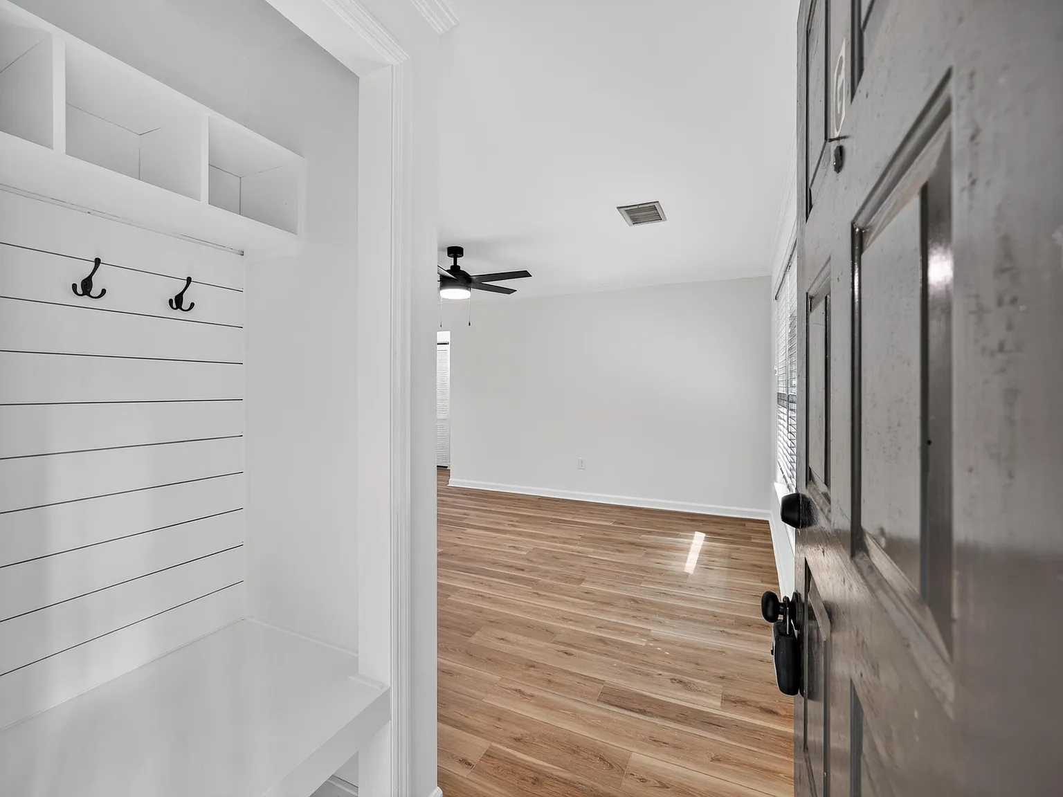 2 bed, 2.0 bath, 905 sqft, $3,100 — Photo 1