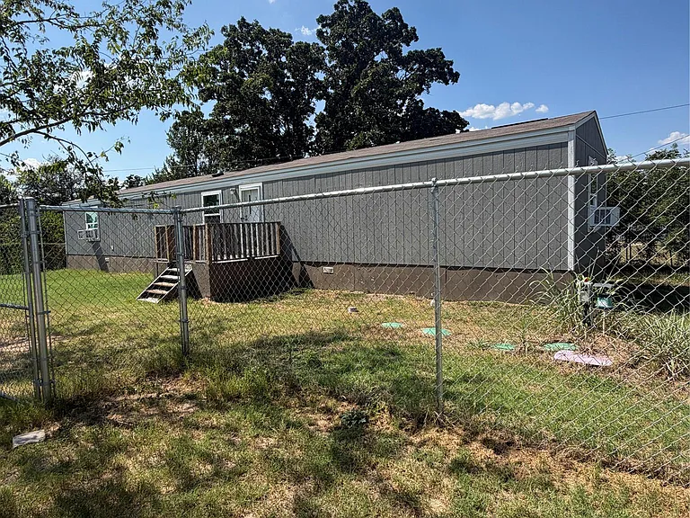 272 Plum St — Photo 2