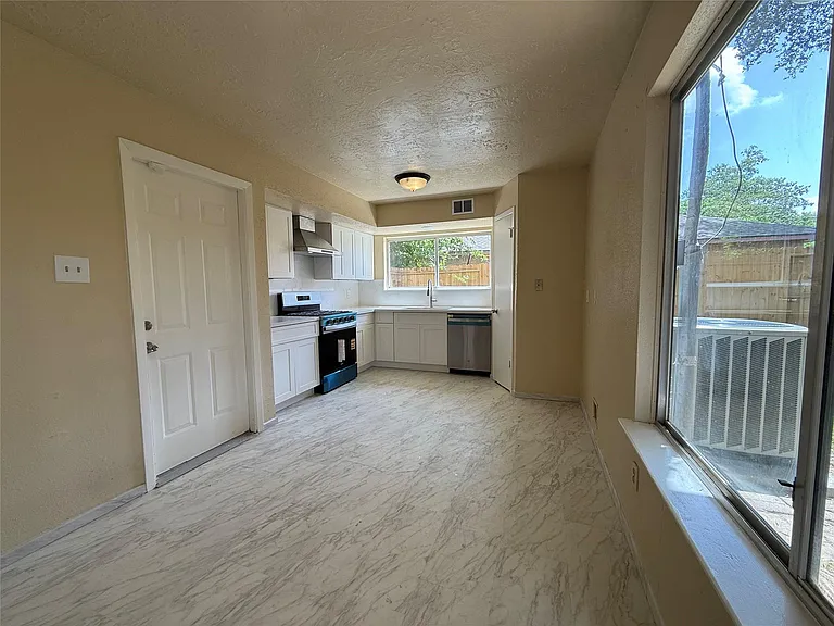 3022 Sherborne St — Photo 11