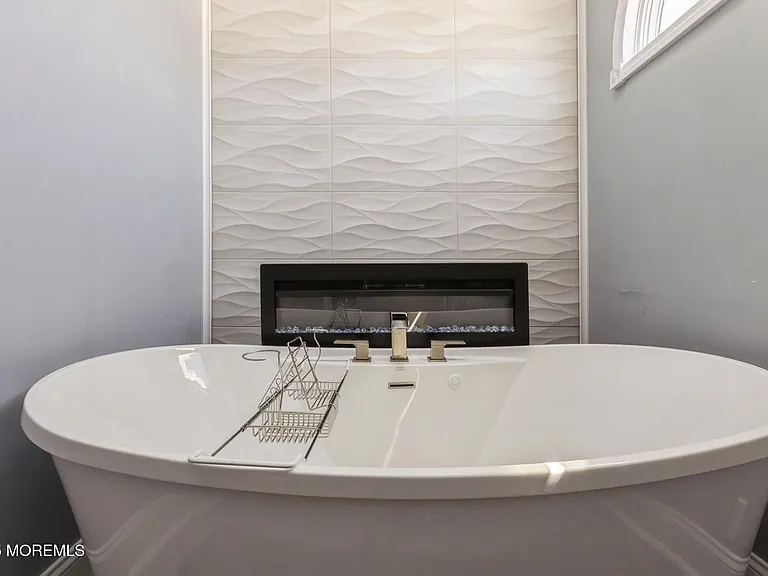 22 Longpoint Dr — Photo 20