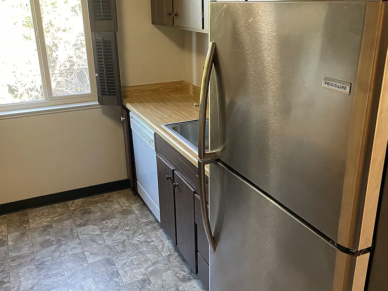 1040 El Camino Real #205 — Photo 8