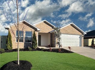 404 Greer St, Pea Ridge, AR 72751