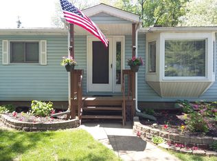 4715 N Duck Lake Rd, Highland, MI 48356