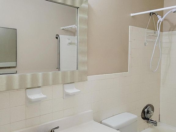 5th image of 190 E Olmstead Dr Unit 15