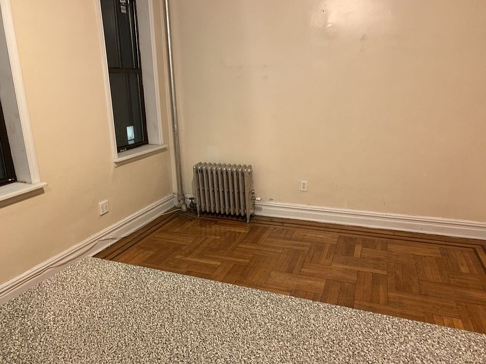2nd image of 21 E 21st St APT 3B