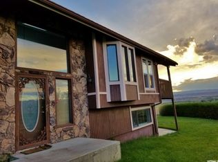 2271 N Hillcrest Dr, Wellington, UT 84542