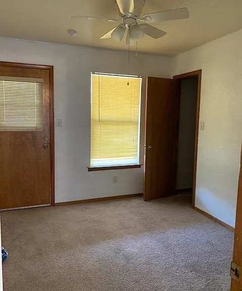 1008 Galvan Dr — Photo 9