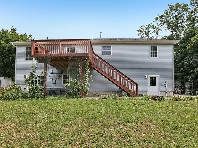 25 Red Schoolhouse Rd — Photo 38