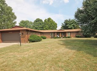 260 Hickory Point Ct, Forsyth, IL 62535