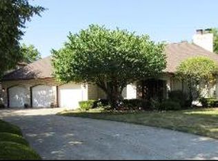 8735 Carlisle Ct, Darien, IL