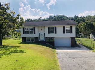 266 Trump St, Daniels, WV 25832