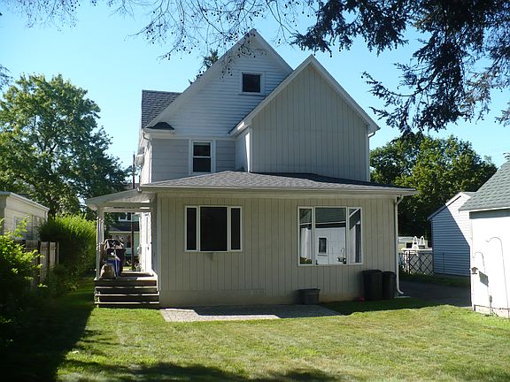 LARGE FLAT BACK YARD