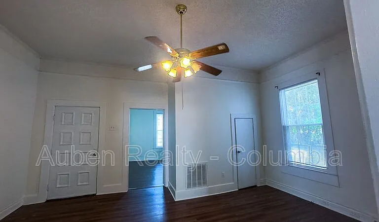 1112 Olympia Ave — Photo 11