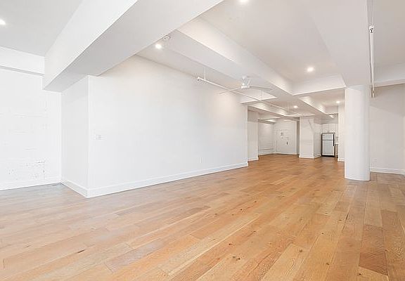 5th image of 275 Park Ave APT 5X