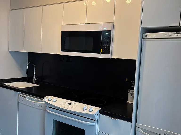 10 Capreol Ct #1021 — Photo 26