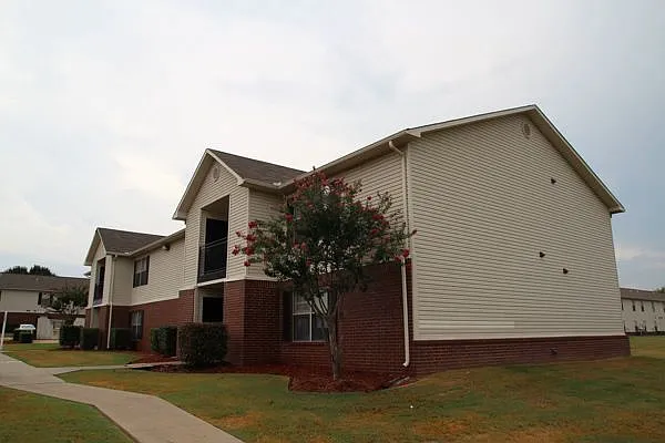 Parkridge Apartments — Photo 6