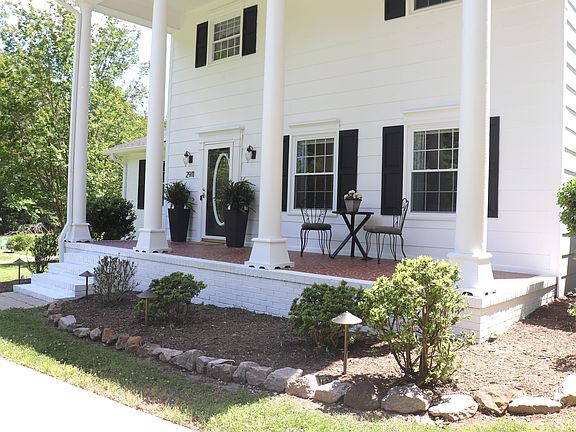 5th image of 2911 Little River Dr