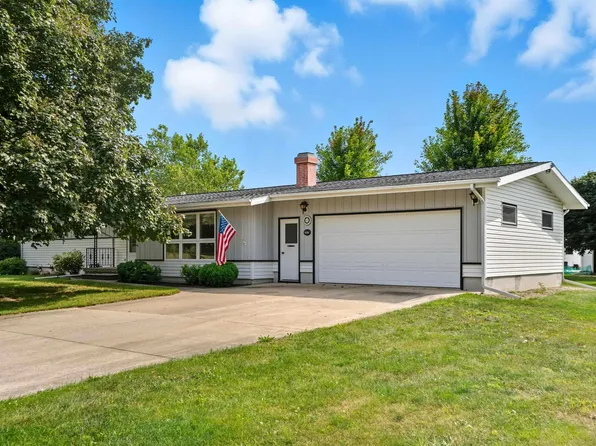 307 W Ridge St, Readlyn, IA 50668