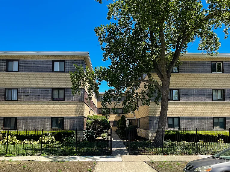 4327 N Kedvale Ave #207 — Photo 10