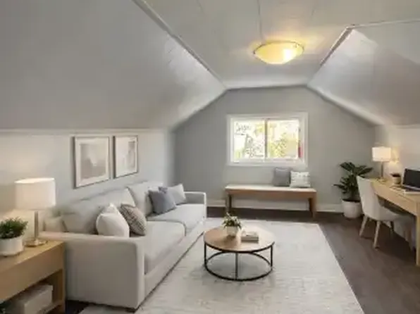 29 Dunn Ave #3, Orillia, ON L3V 2P3