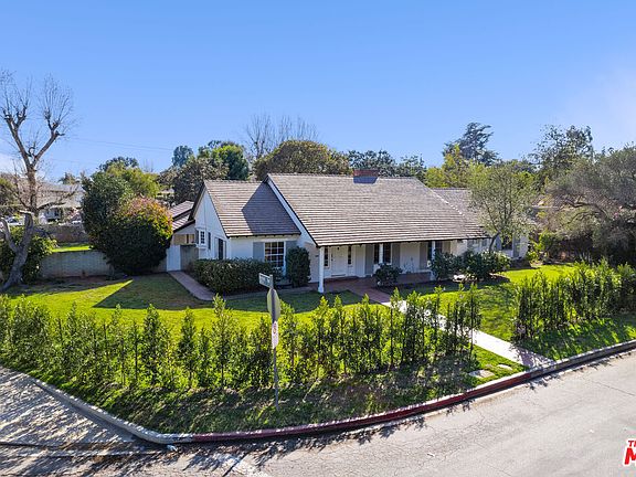 3rd image of 109 Homewood Rd