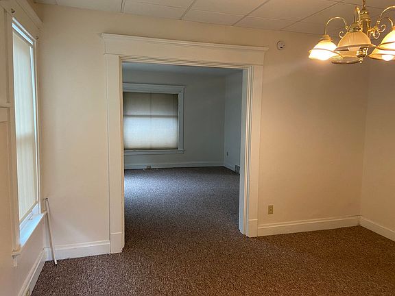 4th image of 915 Cranberry St