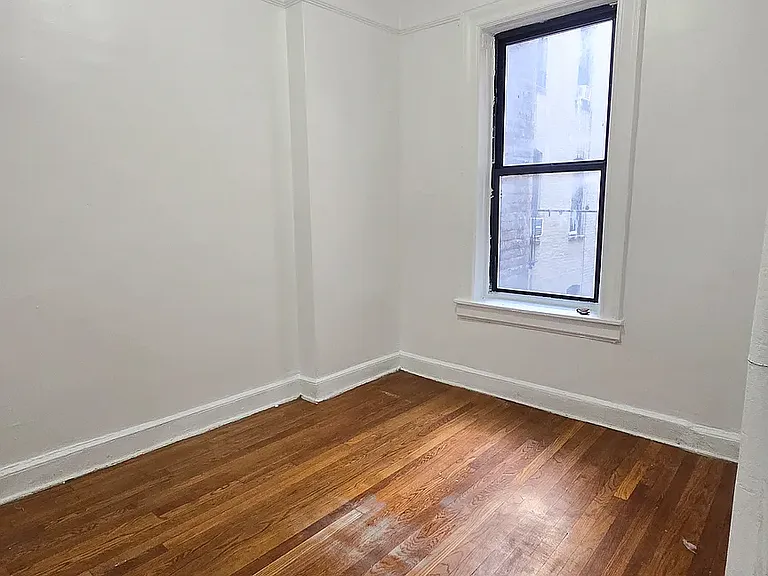 2403 Hoffman St #7 — Photo 11