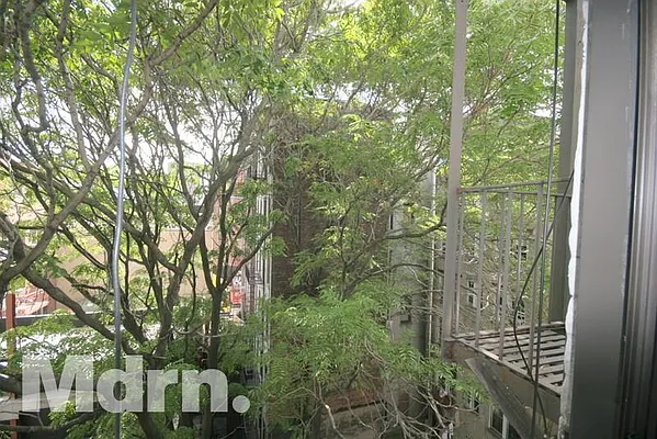 Rented by Mdrn Residential | media 10