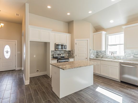 4th image of 712 Emory Dr