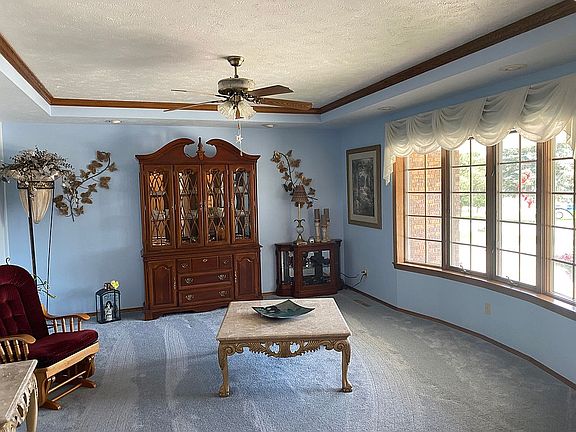 3rd image of 1409 Hillview Dr