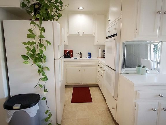 2nd image of 4646 Willis Ave APT 210