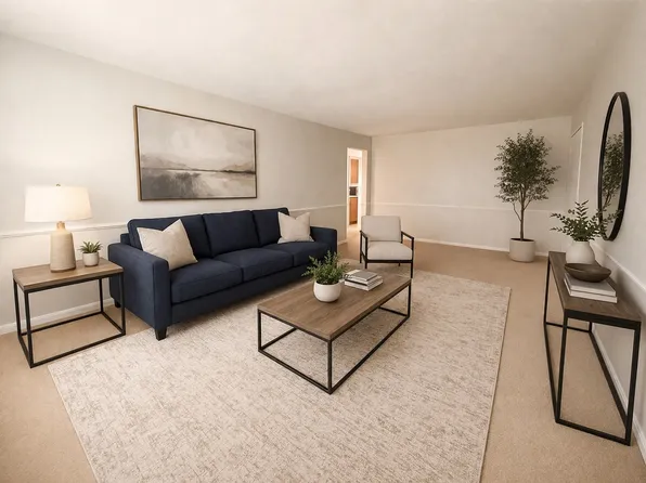 23 Revere Dr APT 3, Stamford, CT 06902