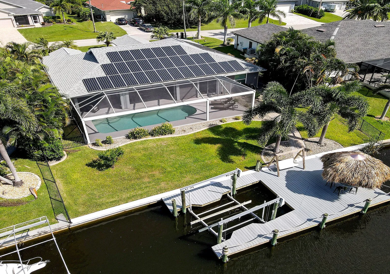 Mei Jing Waterfront Pool and Tiki Hut-must see — Photo 3