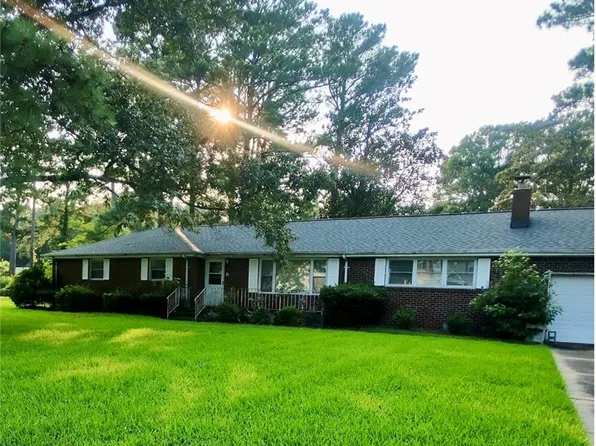 340 Fernwood Farms Rd, Chesapeake, VA 23320