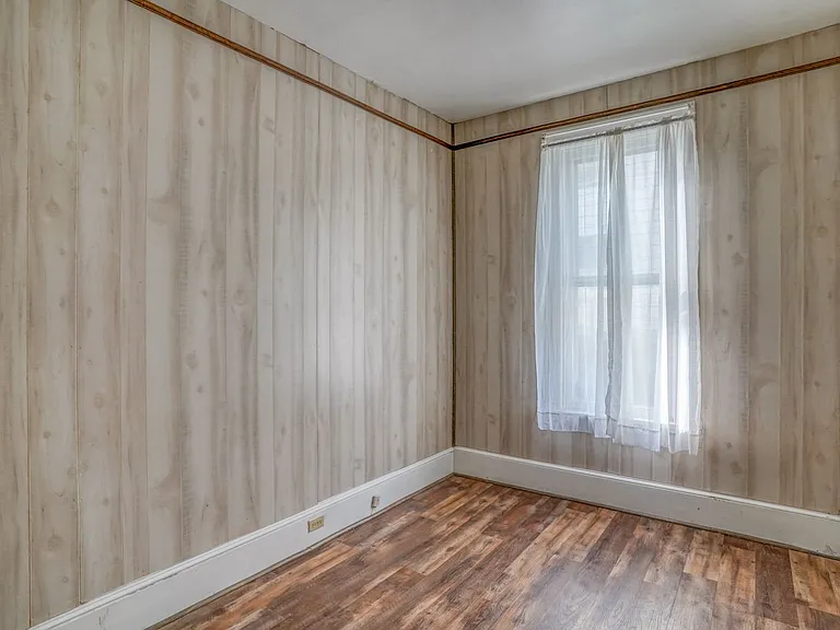 132 W Mount Vernon St — Photo 36