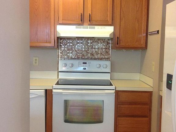 5th image of 120 Orchard Ct