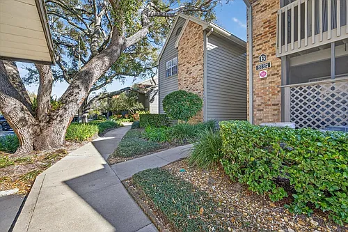 2500 Winding Creek Blvd Photo 1