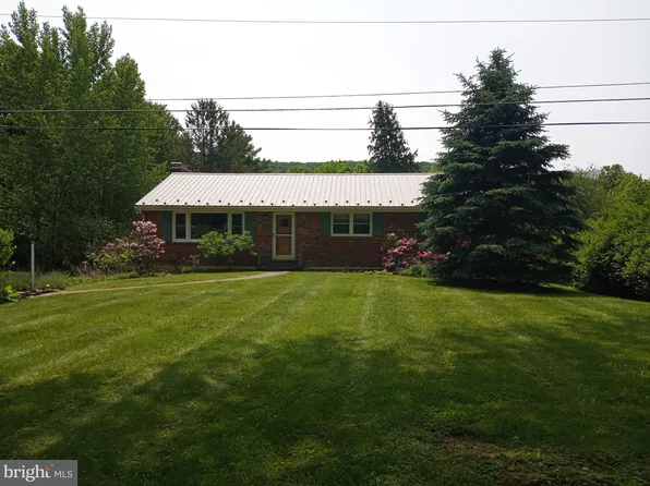 626 W Main St, Boalsburg, PA 16827
