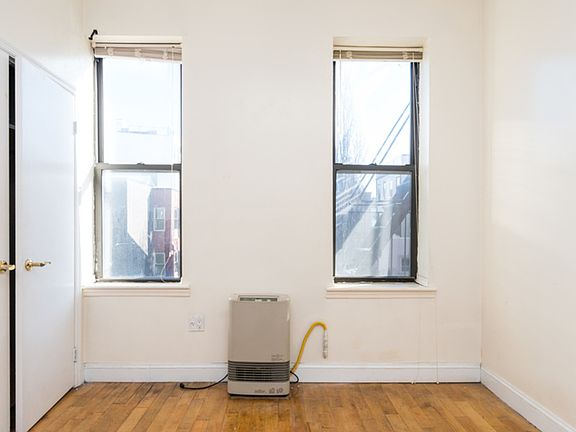 2nd image of 163 Humboldt St #2F