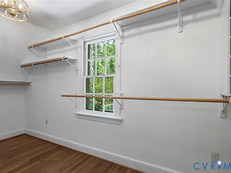 9900 Kingsbridge Rd — Photo 26