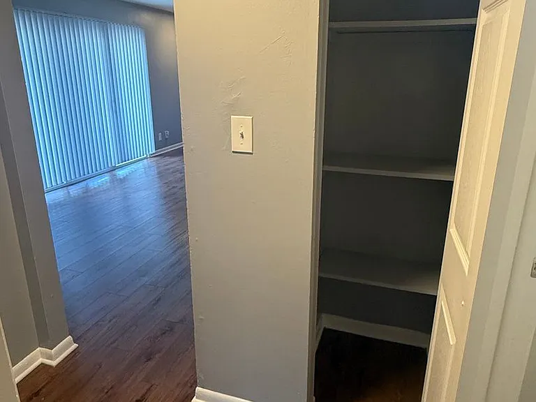 4011 Warwick Blvd — Photo 1