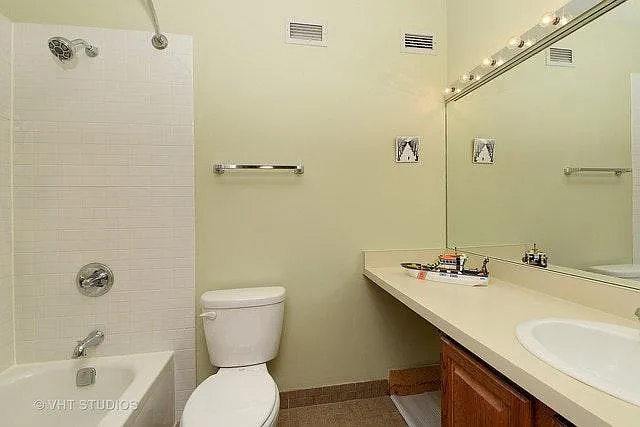 801 S Plymouth Ct #K — Photo 12