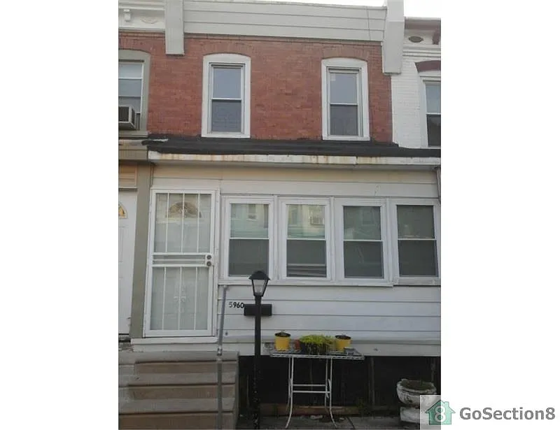 5960 N Norwood St photo 1