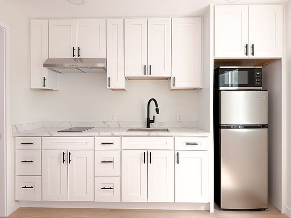 2nd image of 6602 Manning St #5