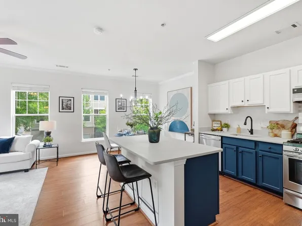 13375 Connor Dr #T, Centreville, VA 20120