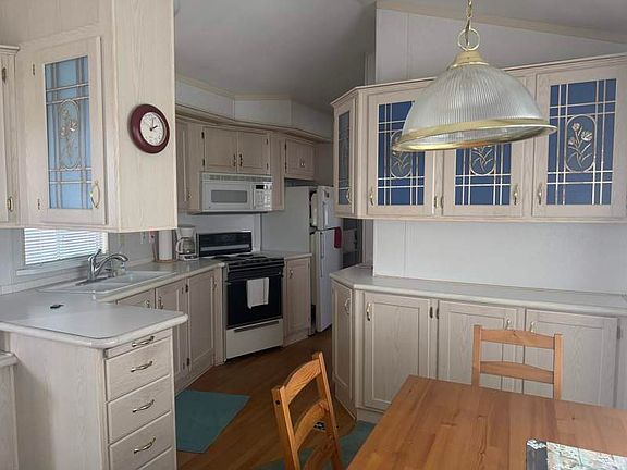 3rd image of 702 S Meridian Rd #147